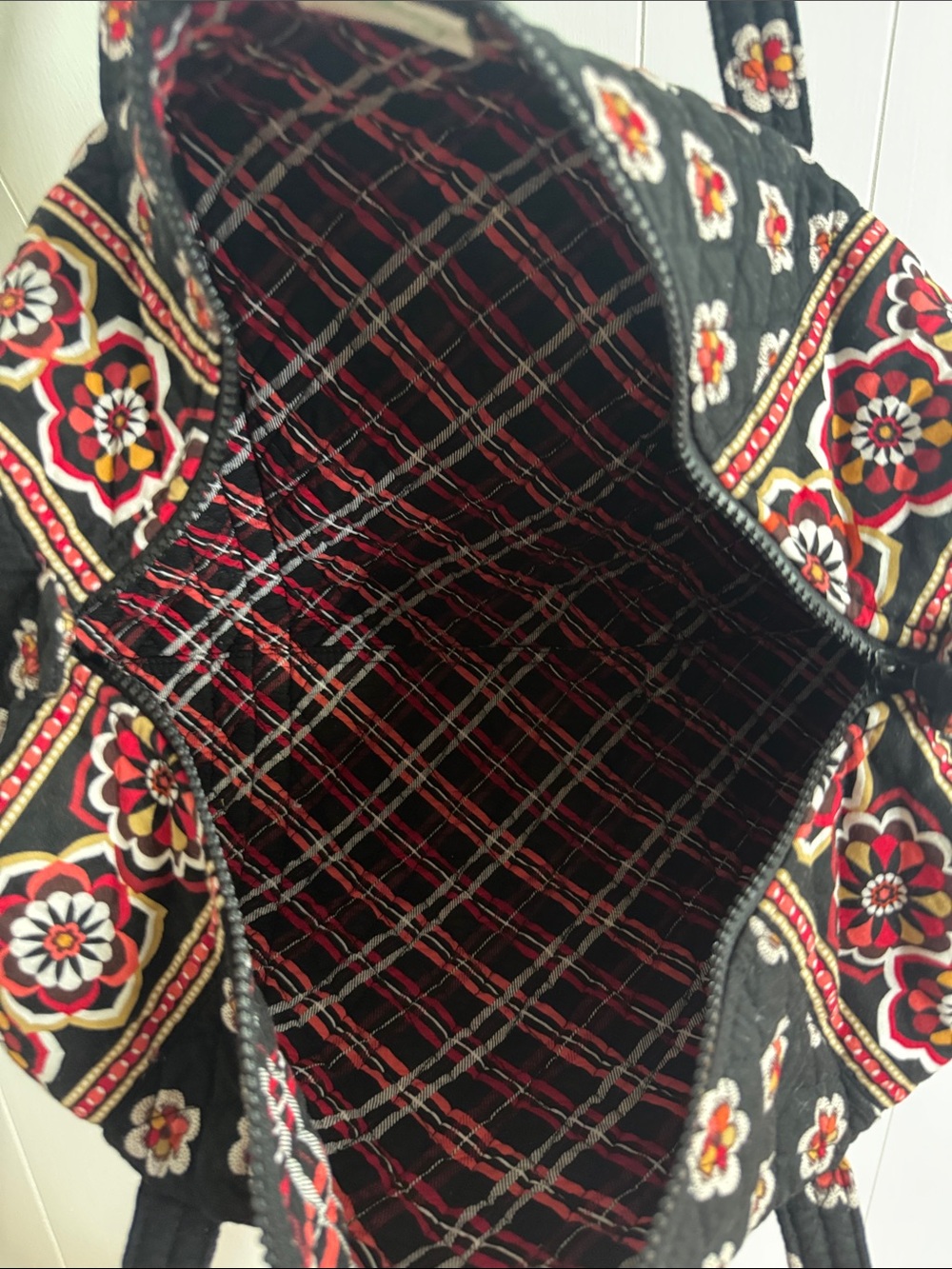 VERA BRADLEY BLACK PIROUETTE Duffle Bag - Picture 5 of 5
